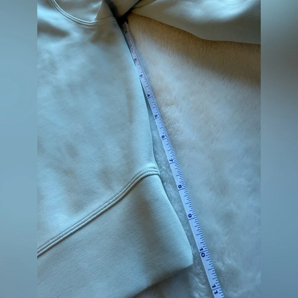 lululemon Softstreme cropped Light Blue Crewneck Sweatshirt